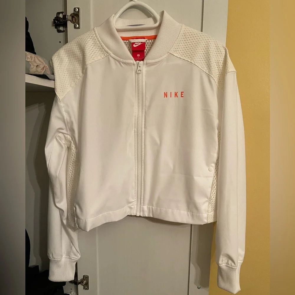 Nike Jacket - Picture 1 of 4